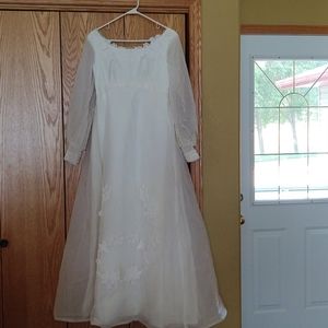 Vintage wedding dress